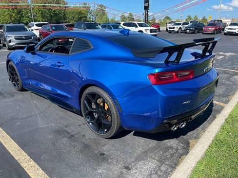 Used 2017 Chevrolet Camaro SS RWD image 4