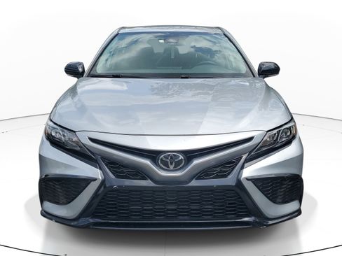 Used 2024 Toyota Camry SE FWD image 2