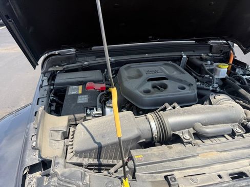 Used 2025 Jeep Wrangler Unlimited Sahara AWD/4WD image 66