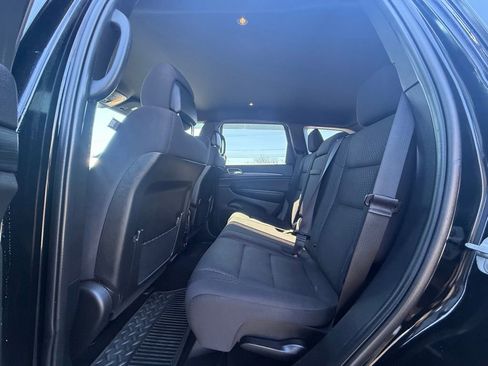Used 2020 Jeep Grand Cherokee Laredo AWD/4WD image 22