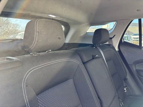 Used 2024 GMC Terrain SLE image 31