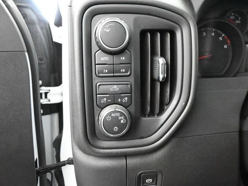 Used 2025 Chevrolet Silverado 1500 Custom Trail Boss AWD/4WD image 12