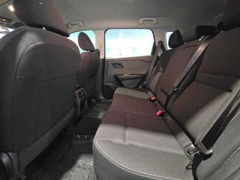 Used 2023 Nissan Rogue S AWD/4WD image 16