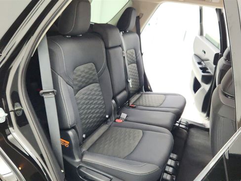 Used 2024 Nissan Pathfinder SV image 26