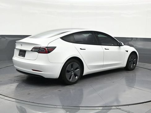 Used 2022 Tesla Model 3 Standard Range RWD image 5