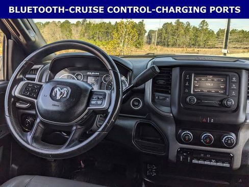 Used 2022 RAM 2500 Tradesman w/ Chrome Appearance Group image 11