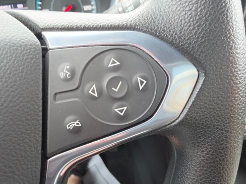 Used 2022 Chevrolet Traverse LS AWD/4WD image 40