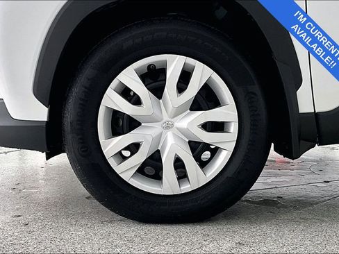 Used 2025 Toyota Corolla Cross L image 11