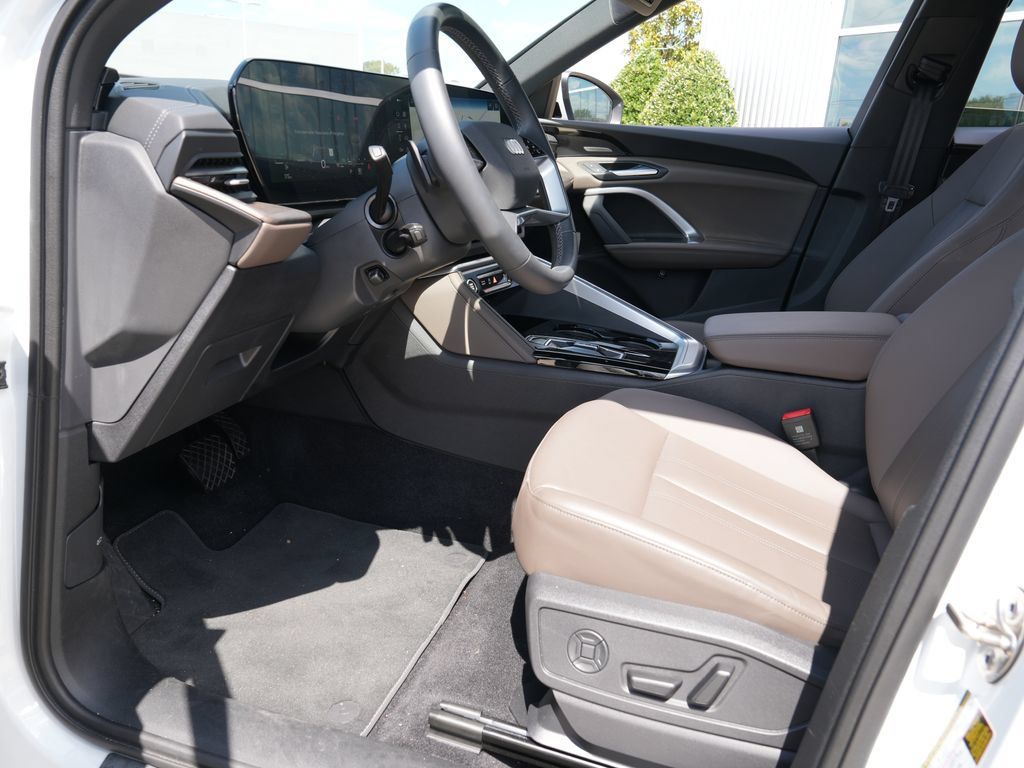 Used 2025 Audi Q5 Premium Plus w/ Premium Plus AWD/4WD image 21