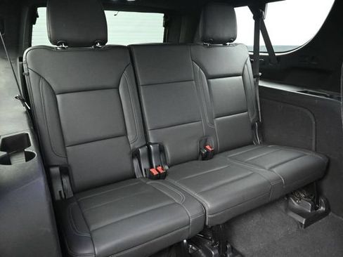 Used 2021 Chevrolet Suburban LT AWD/4WD image 29