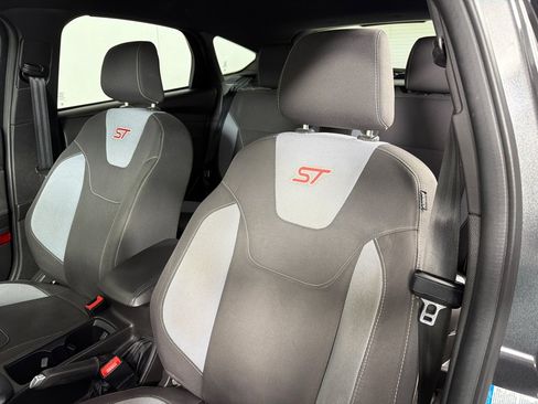 Used 2017 Ford Focus ST FWD image 12