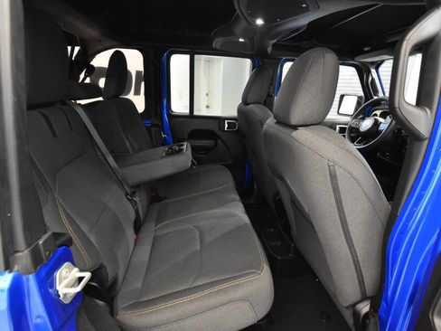 Used 2024 Jeep Wrangler Unlimited w/ Convenience Group AWD/4WD image 22