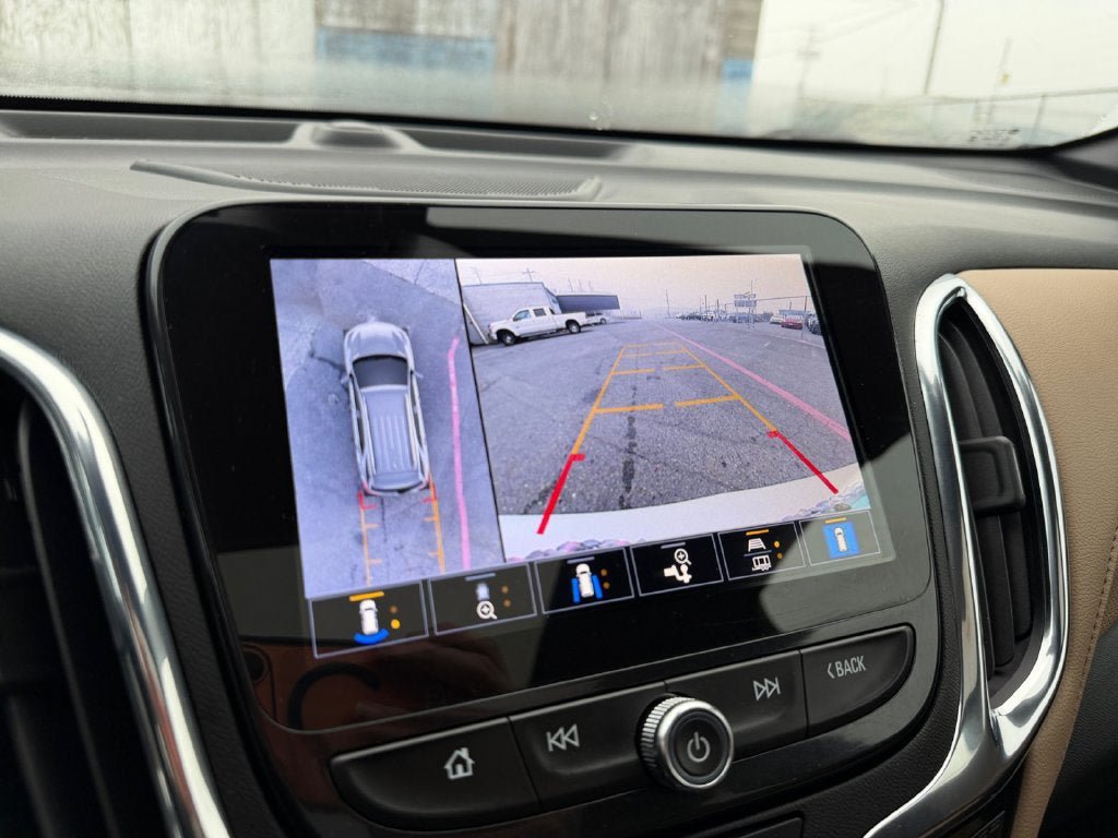 Used 2023 Chevrolet Equinox Premier AWD/4WD image 17