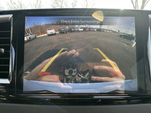 Used 2024 Chrysler Pacifica Touring-L image 24