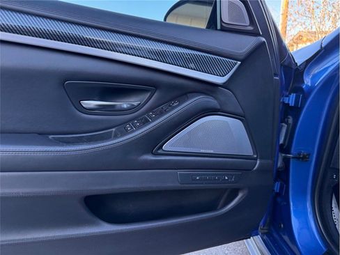 Used 2016 BMW M5 image 23