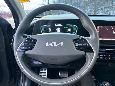 Used 2023 Kia Niro SX Touring image 22