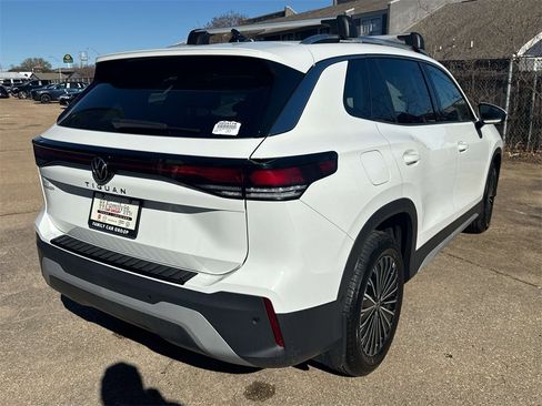 Used 2025 Volkswagen Tiguan S image 7