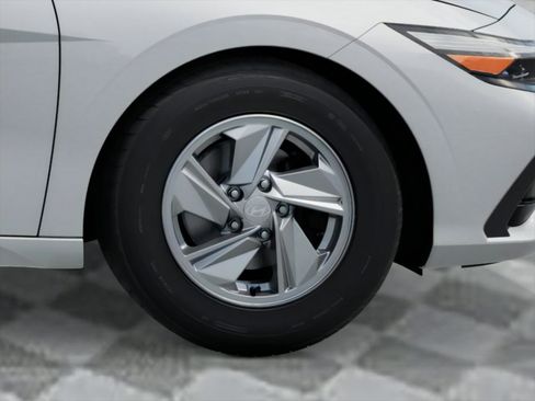 New 2026 Hyundai Elantra SE FWD image 8