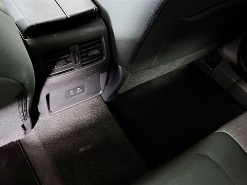 Used 2023 Nissan Rogue SV image 24