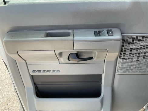 Used 2011 Ford E-250 and Econoline 250 w/ Commercial Cargo Van Pkg image 20