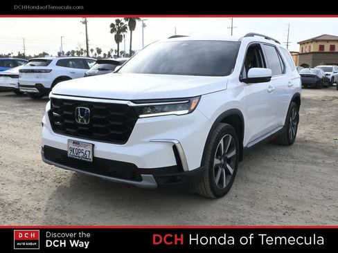 Certified 2024 Honda Pilot Touring image 1