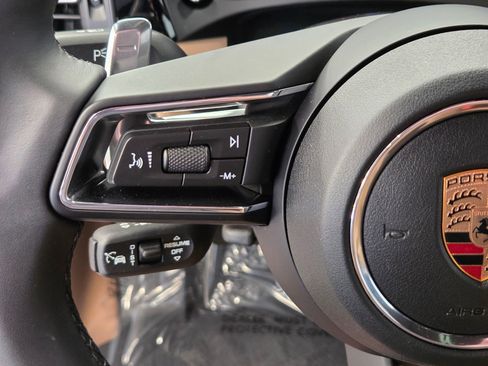 Certified 2026 Porsche Macan image 17