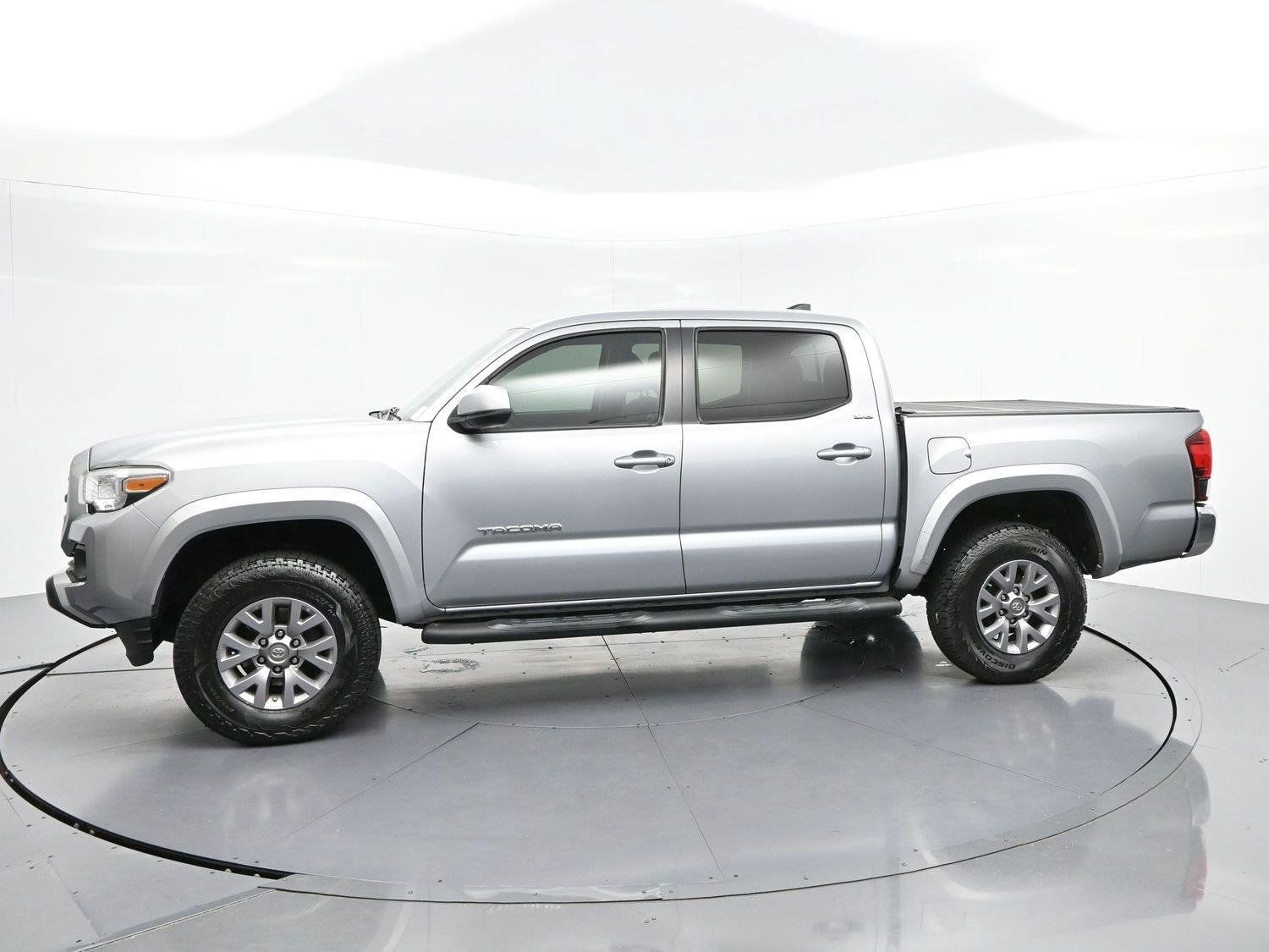 Used 2019 Toyota Tacoma SR5 AWD/4WD image 4