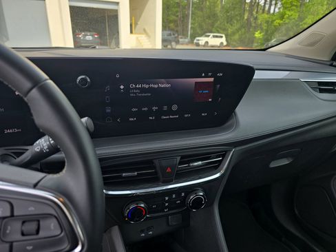 Used 2025 Buick Encore GX Preferred FWD image 19