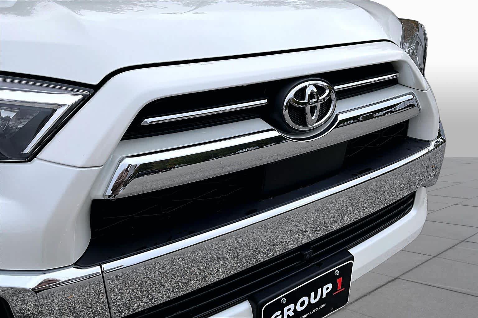 Used 2023 Toyota 4Runner Limited AWD/4WD image 32