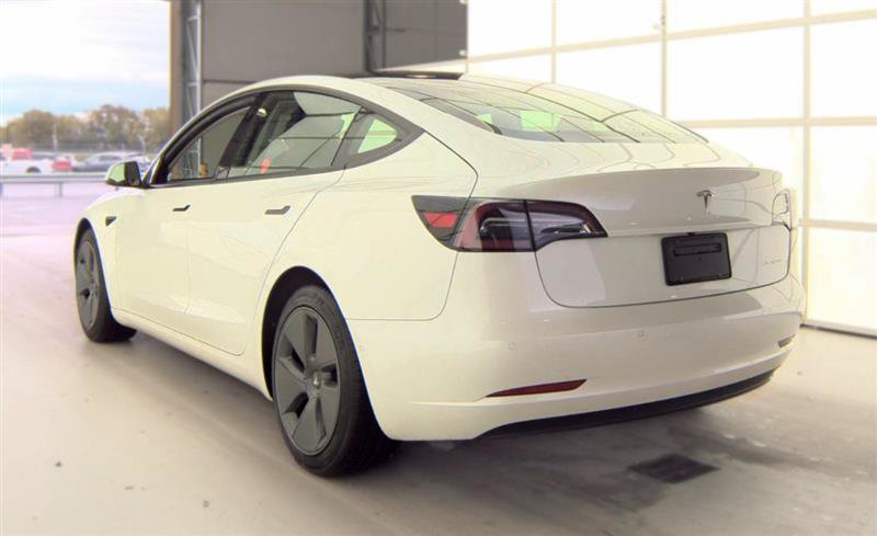 Used 2022 Tesla Model 3 Long Range AWD/4WD image 8