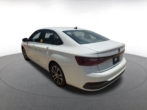 Used 2025 Volkswagen Jetta Sport FWD image 3