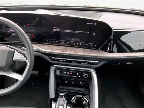 Used 2025 Audi Q5 Premium Plus w/ Premium Plus image 6