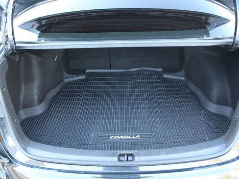 Used 2020 Toyota Corolla SE FWD image 32