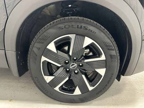 Used 2025 Nissan Kicks SV AWD/4WD image 55