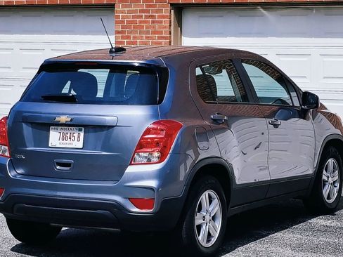 Used 2020 Chevrolet Trax LS FWD image 9