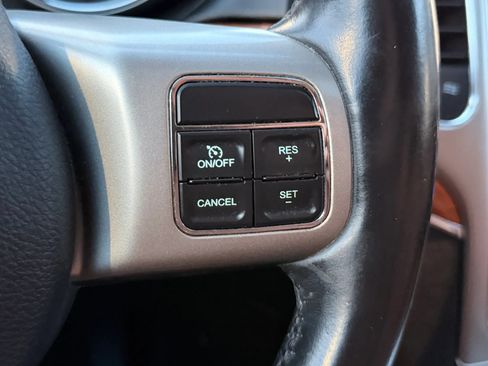 Used 2013 Jeep Grand Cherokee Overland AWD/4WD image 32
