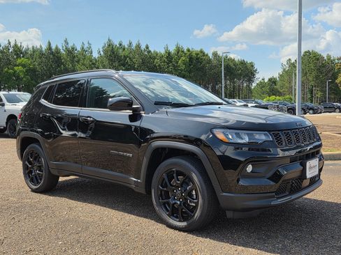 New 2026 Jeep Compass Latitude AWD/4WD image 24