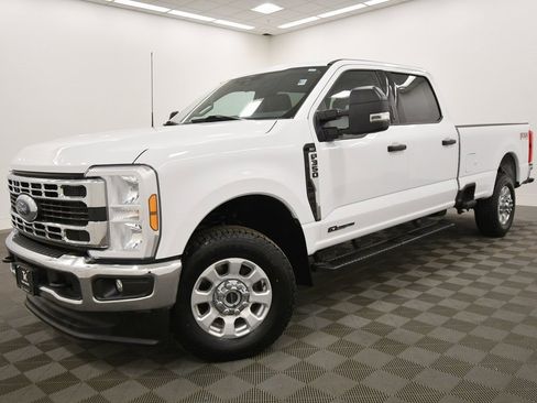 Used 2024 Ford F350 XLT w/ FX4 Off-Road Package image 2