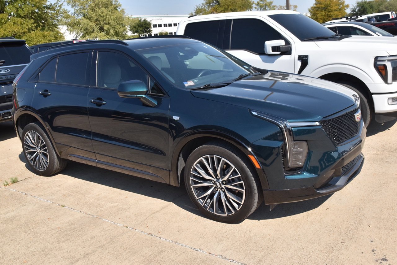 Used 2024 Cadillac XT4 Sport FWD image 4