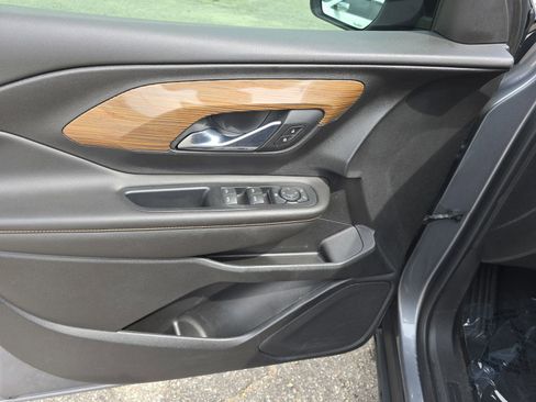 Used 2021 GMC Terrain SLE w/ Driver Convenience Package image 29