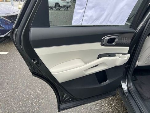 New 2025 Kia Sorento EX image 16