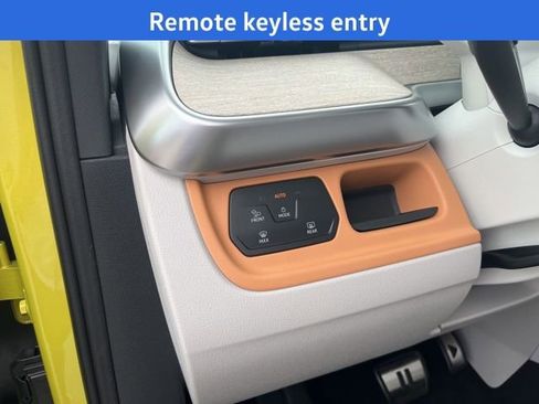 New 2025 Volkswagen ID. Buzz 1st Edition image 9