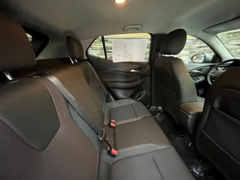 Used 2023 Buick Encore GX Preferred w/ Cold Weather Comfort Package AWD/4WD image 31