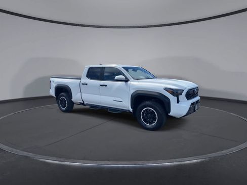 Used 2024 Toyota Tacoma TRD Off-Road w/ TRD Off Road Upgrade Package AWD/4WD image 2