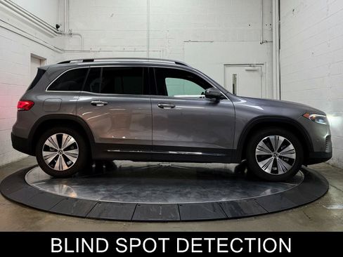 Used 2023 Mercedes-Benz EQB 300 4MATIC w/ Exclusive Package image 9