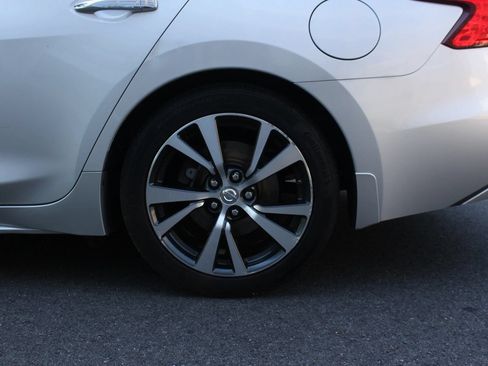 Used 2017 Nissan Maxima 3.5 SL FWD image 10
