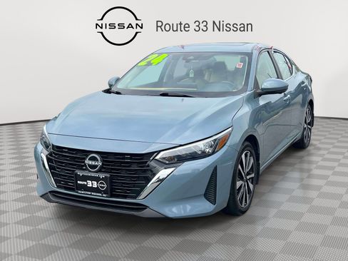 Used 2024 Nissan Sentra SV w/ SV Premium Package FWD image 2