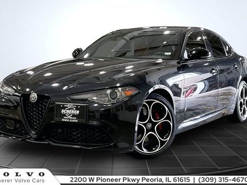 Used 2022 Alfa Romeo Giulia Veloce AWD/4WD image 1
