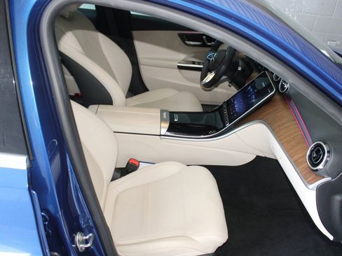 Used 2023 Mercedes-Benz C 300 Sedan image 15