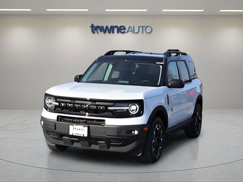 Used 2023 Ford Bronco Sport Outer Banks AWD/4WD image 3